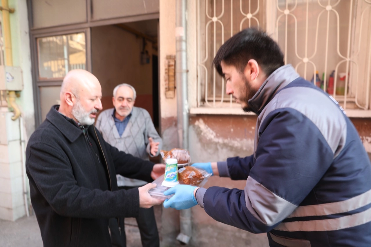 Kocasinan’dan 229 Vatandaşa Sıcak Yemek Hizmeti