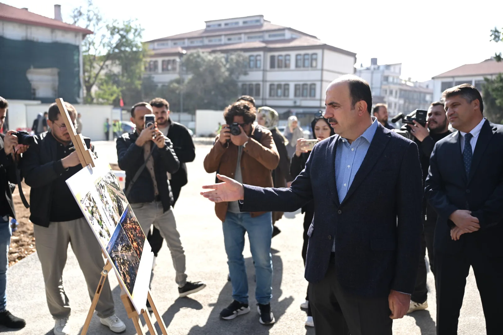 Konya’da Mevlana Caddesi’ndeki Çevre Düzenleme Çalışmaları İncelendi