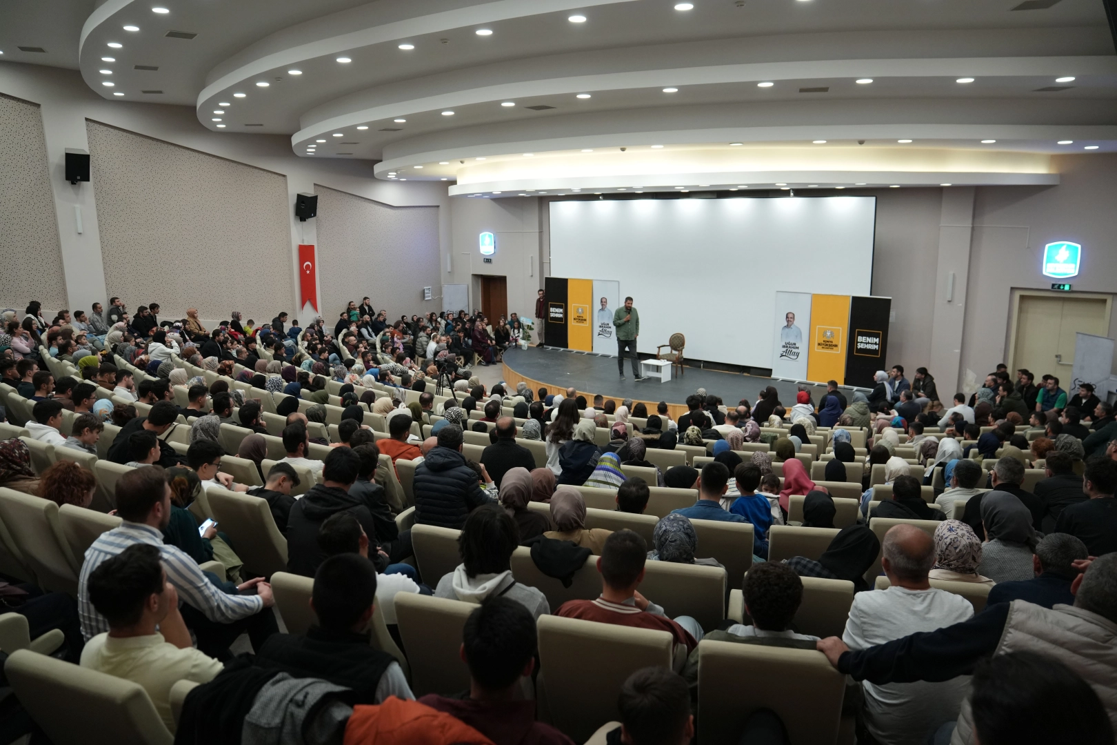 Konya’da Şehir Konferansları Başladı!