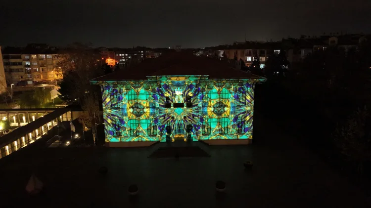 Konya’da Taş Bina’da Işık Şöleni Başladı!
