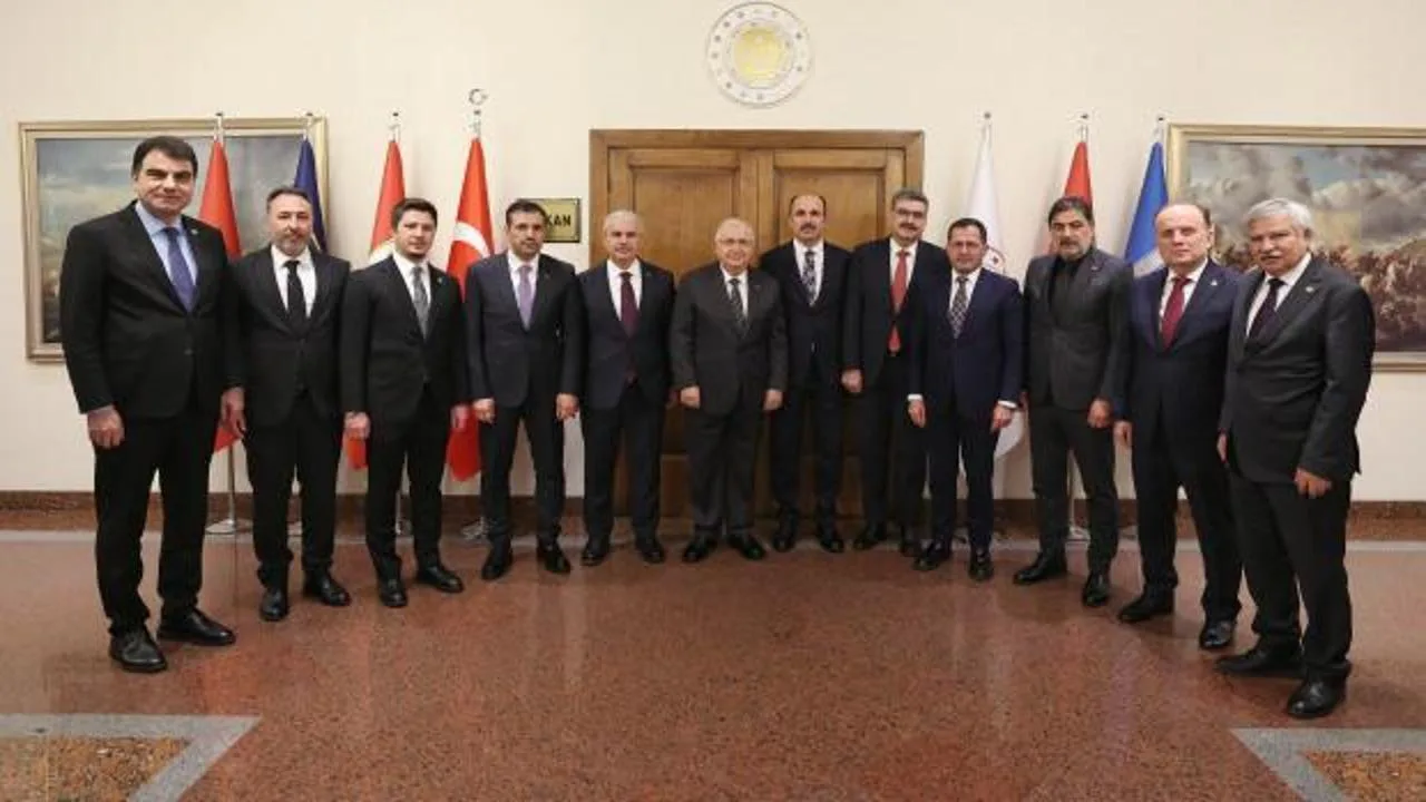Konya Protokolü Savunma Bakanı ile Yatırımları Görüştü