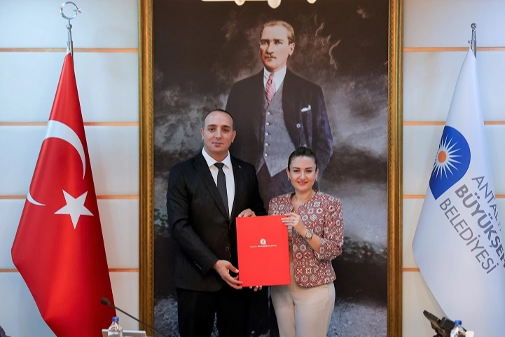 Konyaaltı’nda Yollar Yenileniyor, Ulaşım Kolaylaşıyor