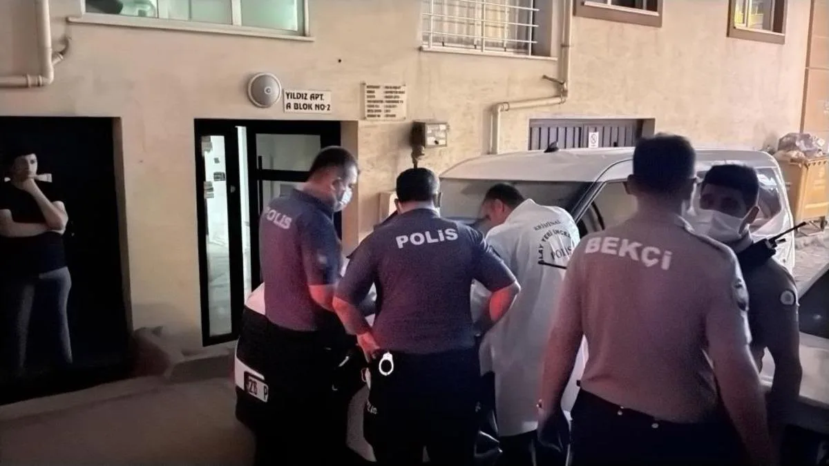 Kötü Koku, 63 Yaşındaki Adamın Ölümünü İfşa Etti!
