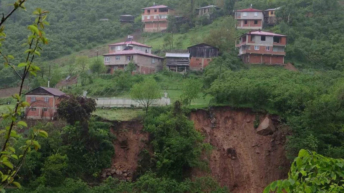 Kovanlık’ta Heyelan: 50 Kişi Tahliye Edildi!