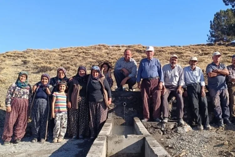 Köy Halkı İmece ile Yeni Çeşme Yaptı!