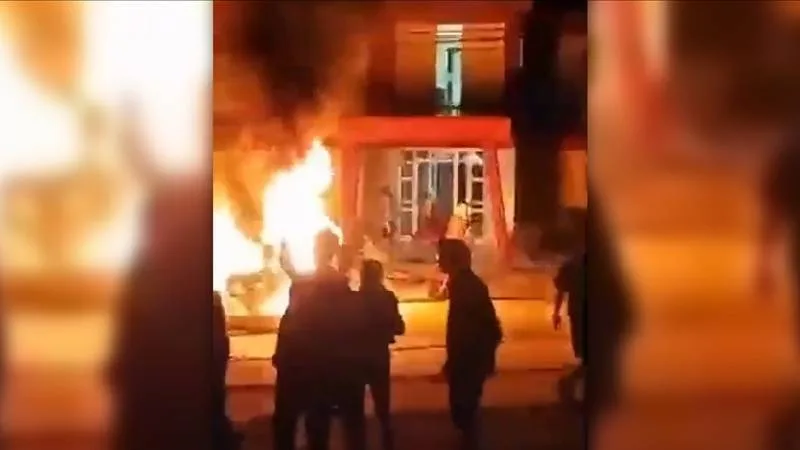 Küba’da Protestolar Büyüyor: Parti Merkezi Ateşe Verildi