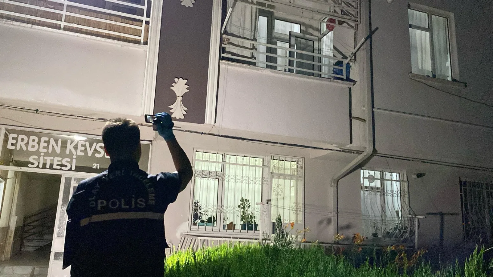 Küçük Çocuk Balkonundan Düştü, Ağır Yaralı!
