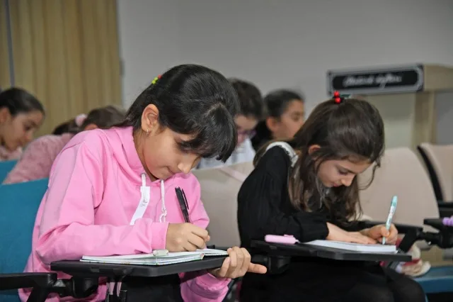 Küçük Yazarlar Atölyesi’nde Yaratıcılık Şöleni!
