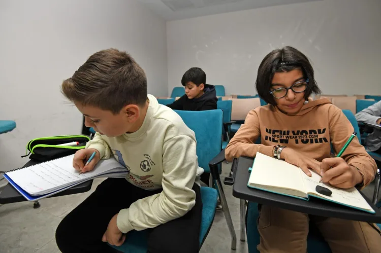 “Küçük Yazarlar Ustalaşma Yolunda” Atölyesi Başladı!