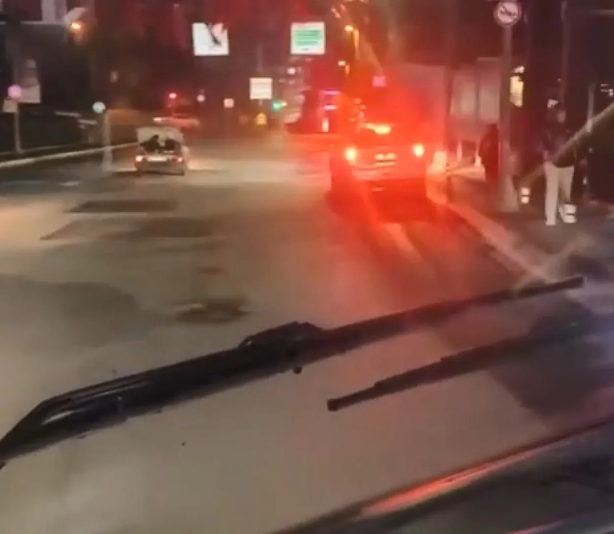 Küçükçekmece'de tehlikeli yolculuk: 2 çocuk bagajda