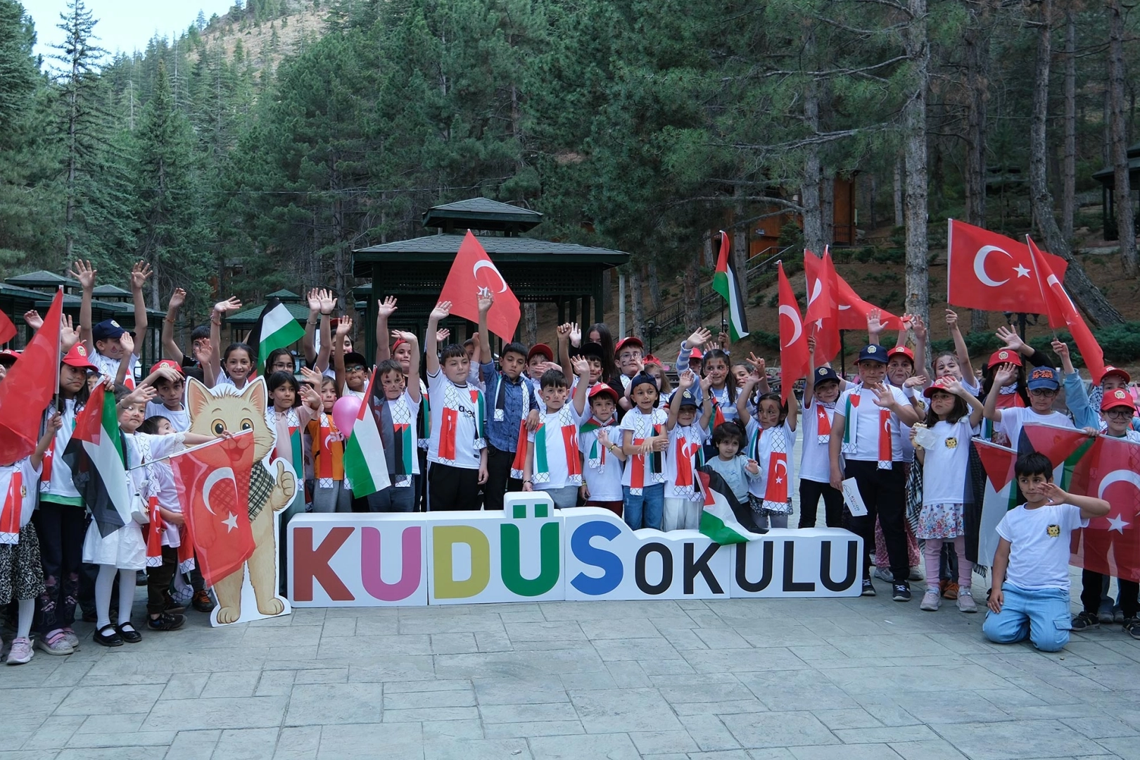Kudüs Okulu’nda Çocuklar için Renkli Şenlik
