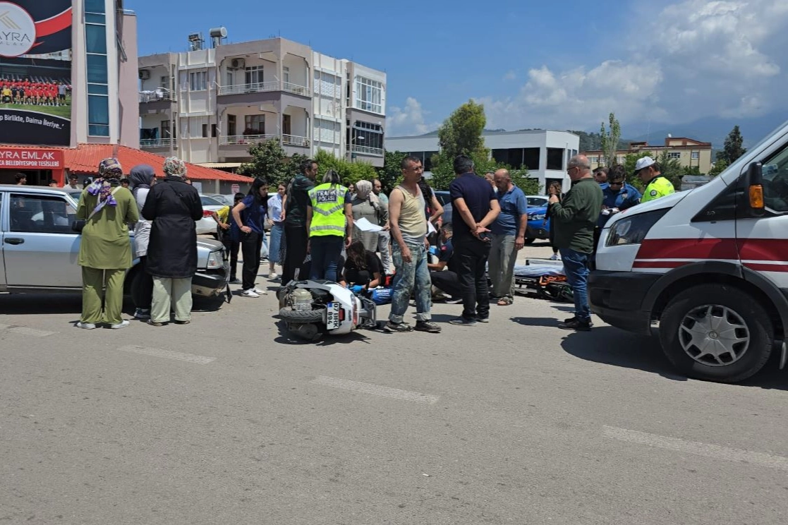 Kumluca’da Motosiklet Kazası: İki Öğrenci Yaralı!