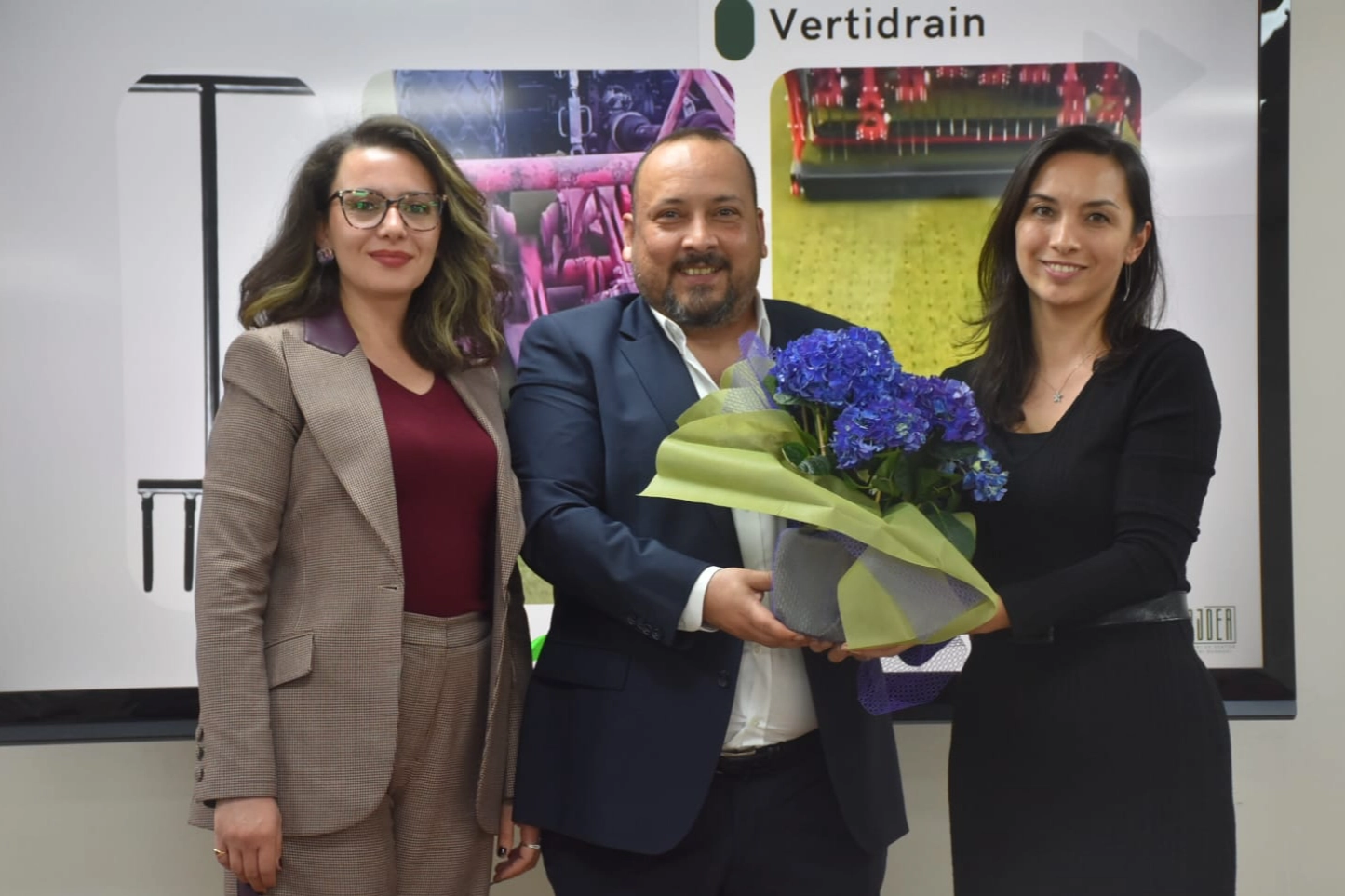 Kurakçıl Peyzajda Çim Tartışmaları Alevleniyor