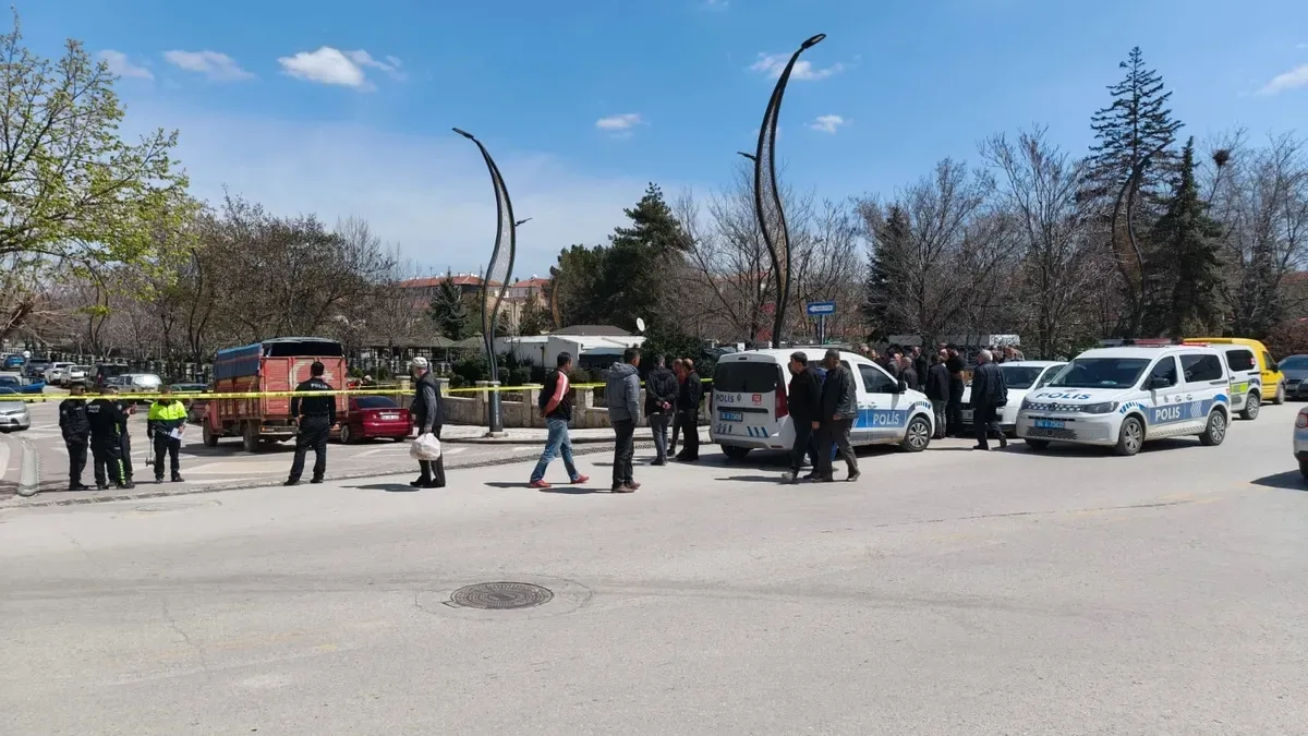 Kurbanlık Hayvan Yüklü Kamyonet Çocuğa Çarptı!