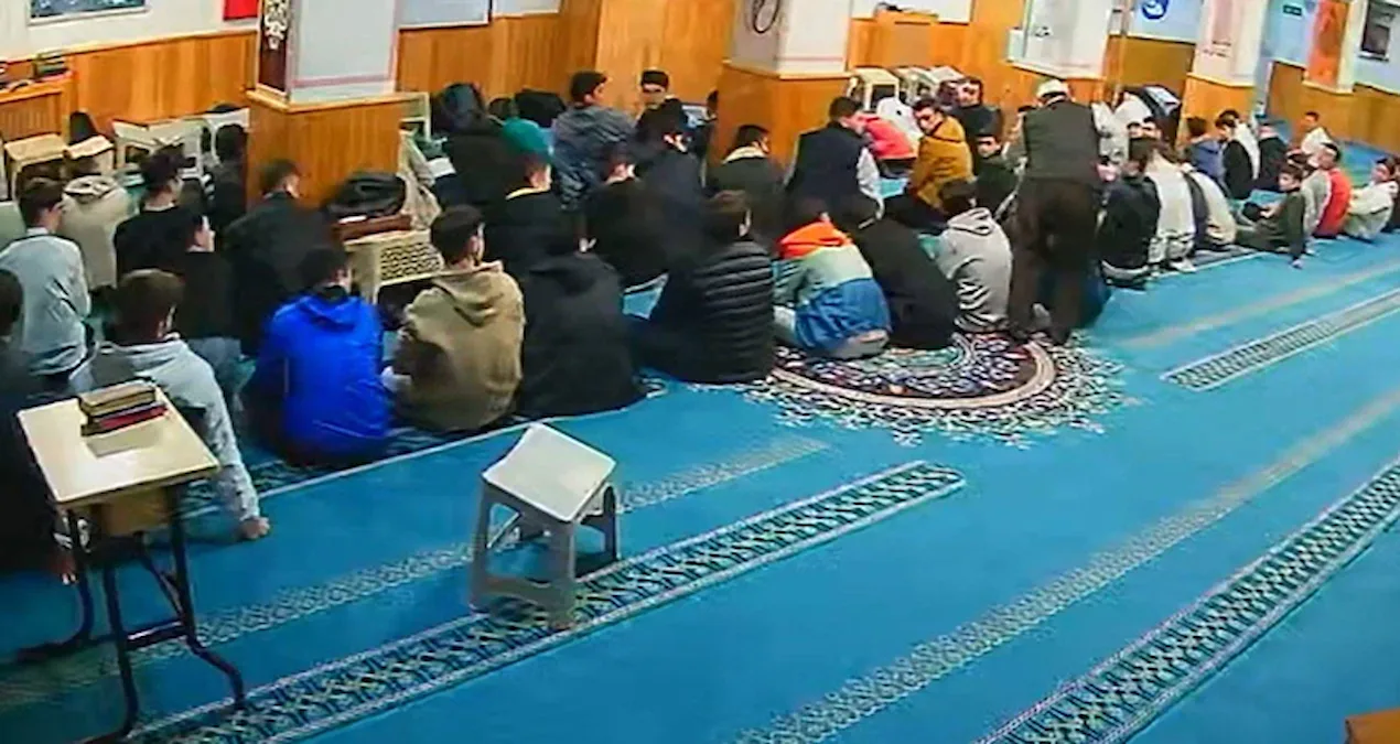 Kursda Şiddet Skandalı: Çocuklar Hedefte!