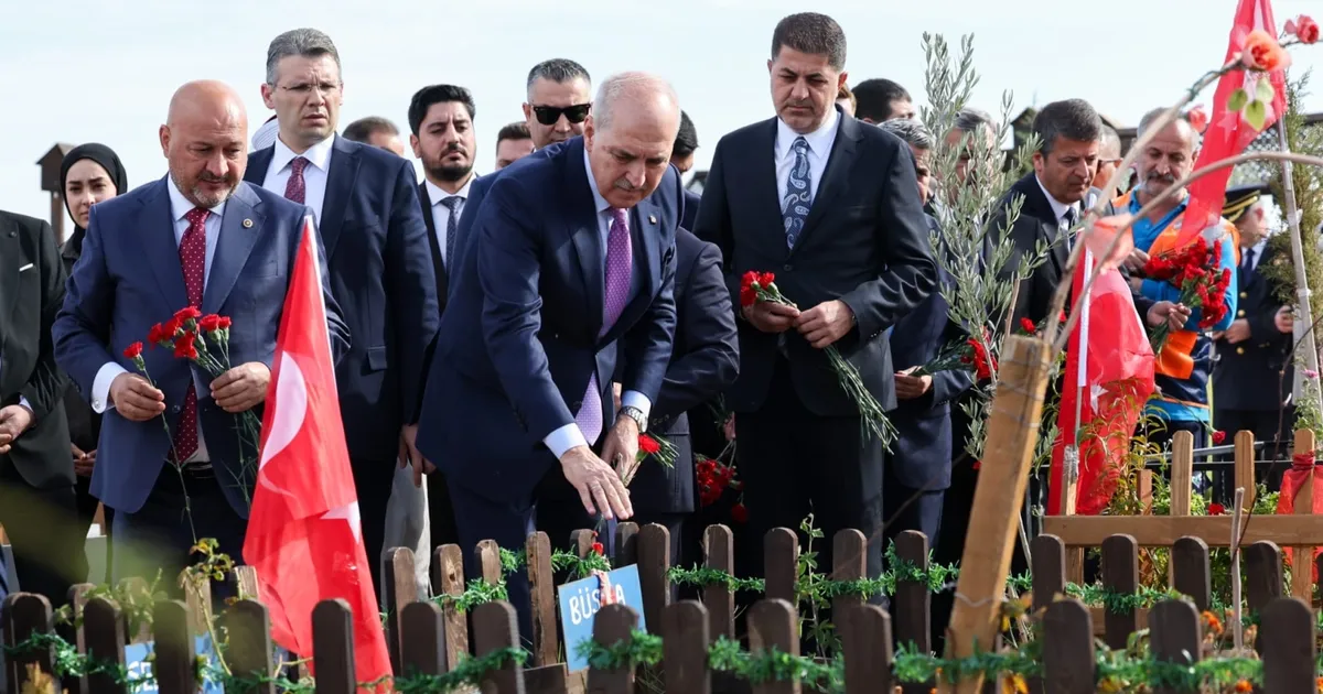 Kurtulmuş, Adıyaman’da Deprem Şehitlerini Andı