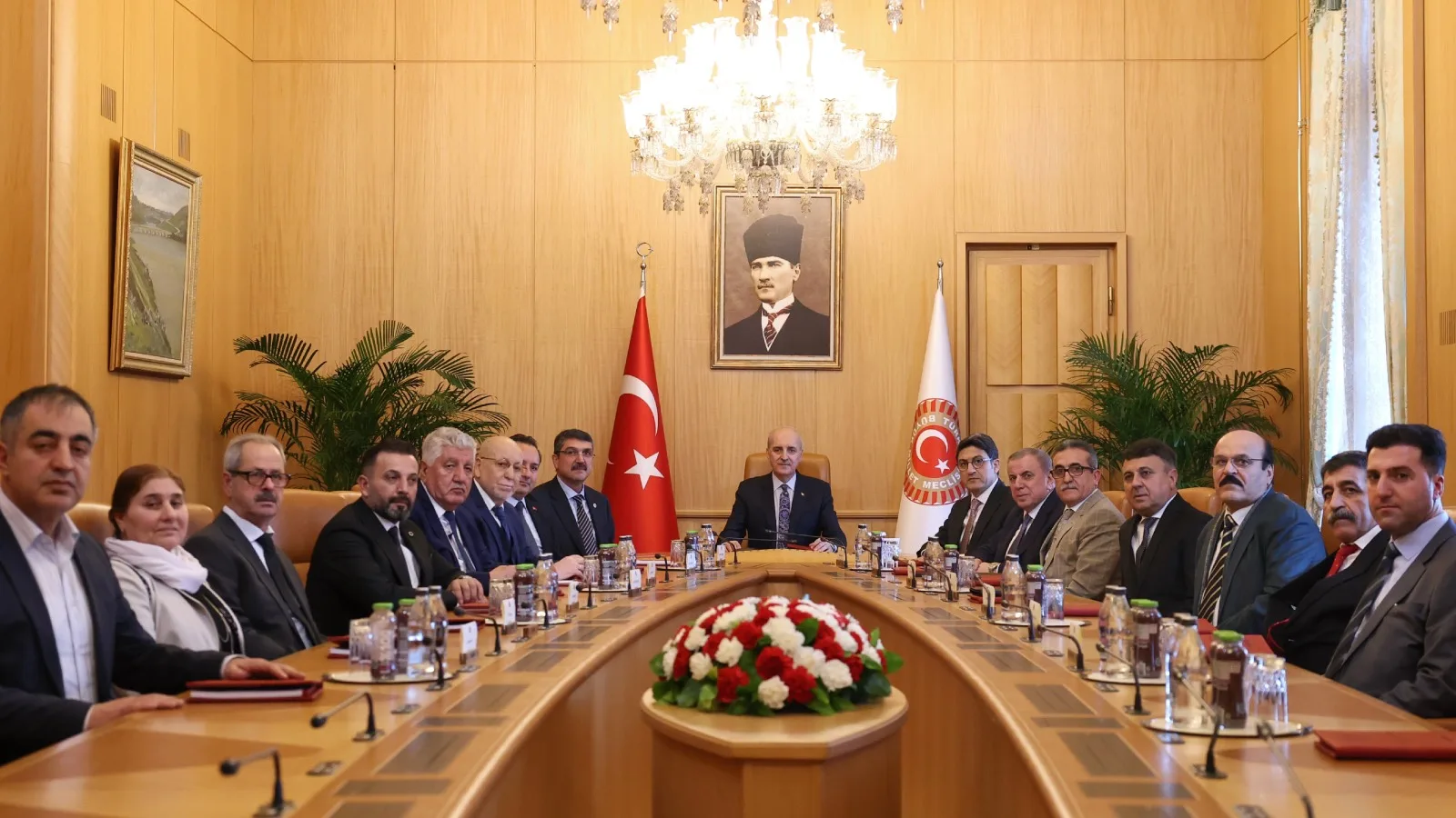 Kurtulmuş, Ezidi Heyeti ile Terörsüz Türkiye Vurgusu