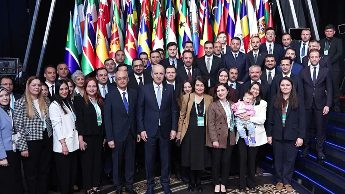 Kurtulmuş, PAB 152. Genel Kurul’da Aile Fotoğrafı Çektirdi