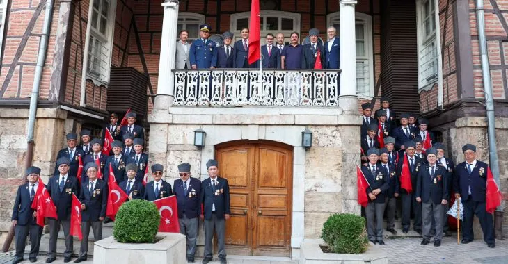 Kurtuluş coşkusu Tarihi Belediye Binası’na taşındı