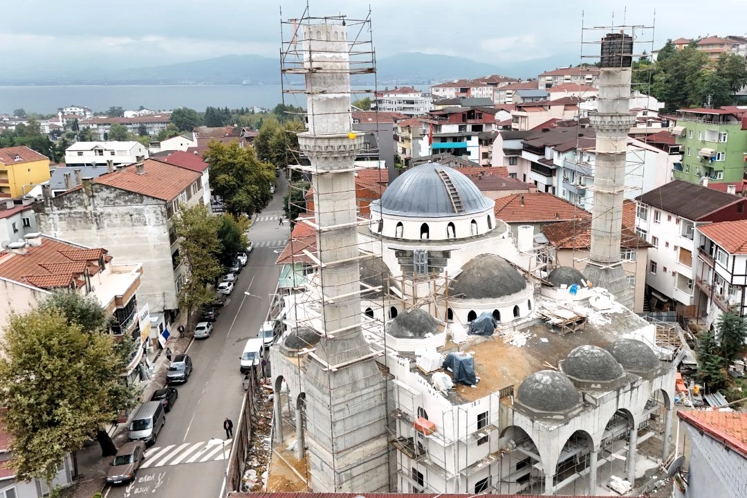 Kuruçeşme Merkez Camii’nde Yapı Hızla Şekilleniyor