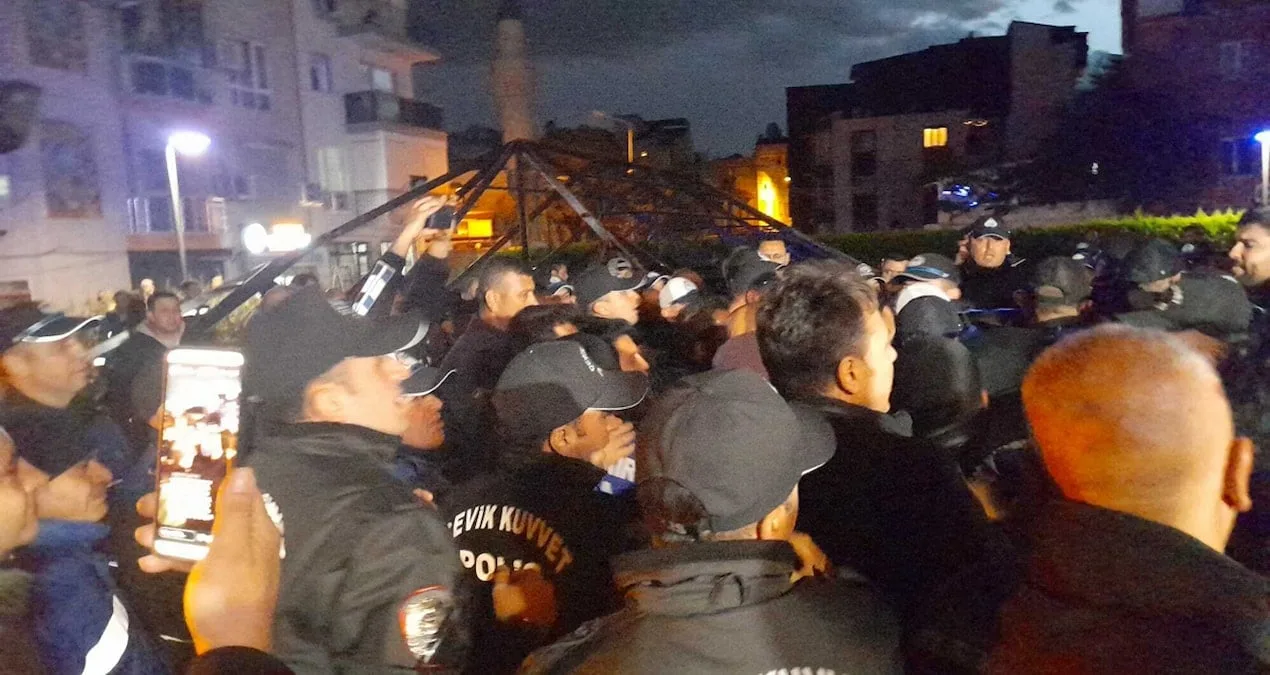 Kuşadası’nda Belediye Krizi: Gerginlik Tırmandı!