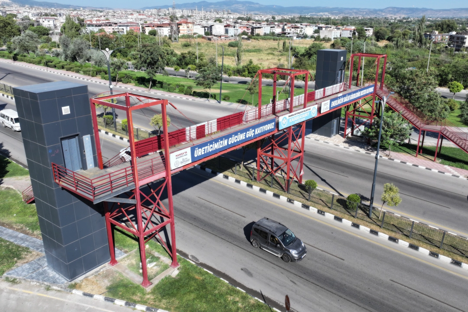 Kuşlubahçe’de Asansörle Güvenli Geçiş Kolaylaştı!