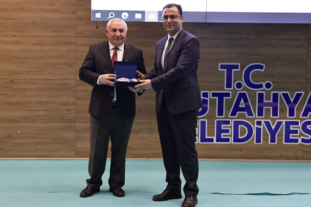 Kütahya Belediyesi’nden Personeline Eğitim Desteği