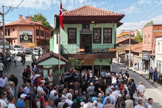 Kütahya’da Yüksek Kahve ve Dostlar Konağı Açıldı!
