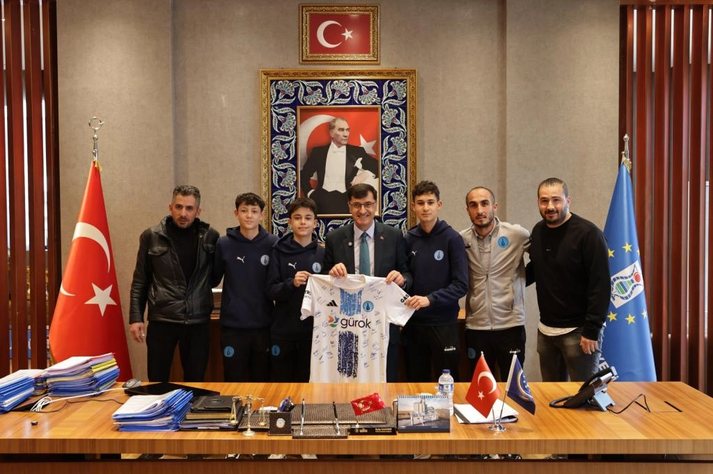 Kütahyaspor U-15 Namağlup Şampiyonluk Sevinci