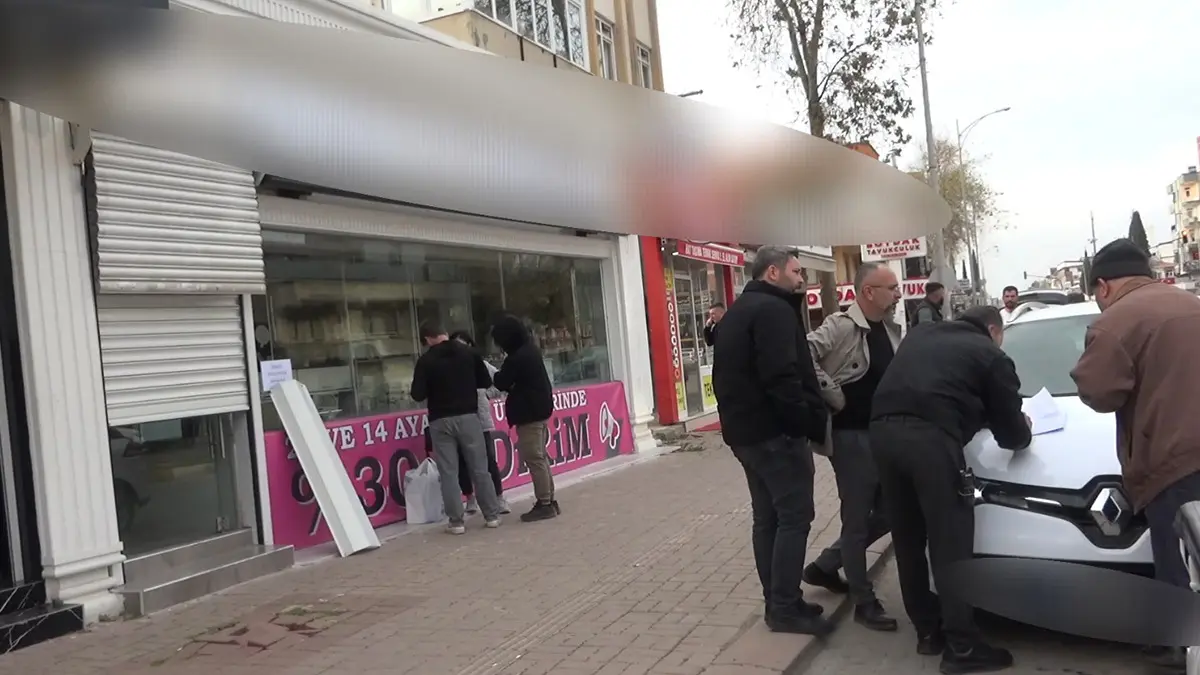 Kuyumcuya güvendiler hayatlarının şokunu yaşadılar! Kapıda not, içeride boş kasa 5