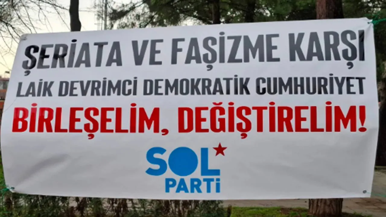 Laiklik Savunucularına Ev Hapsi: Duruşma Başladı
