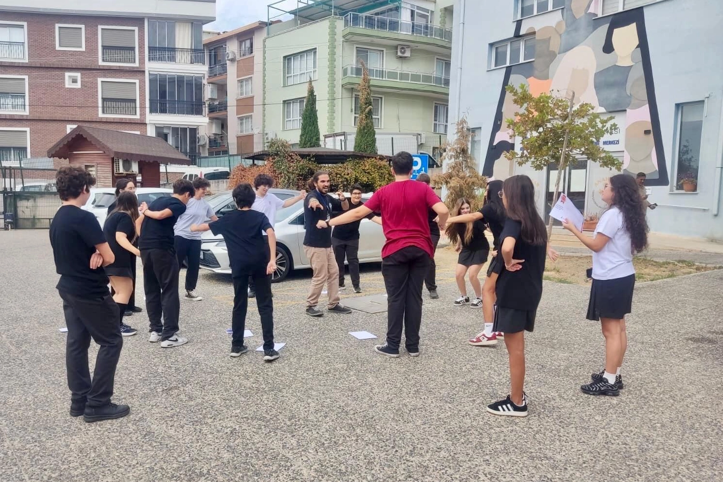 Lise Öğrencileri Kadın Dayanışma Merkezi’nde