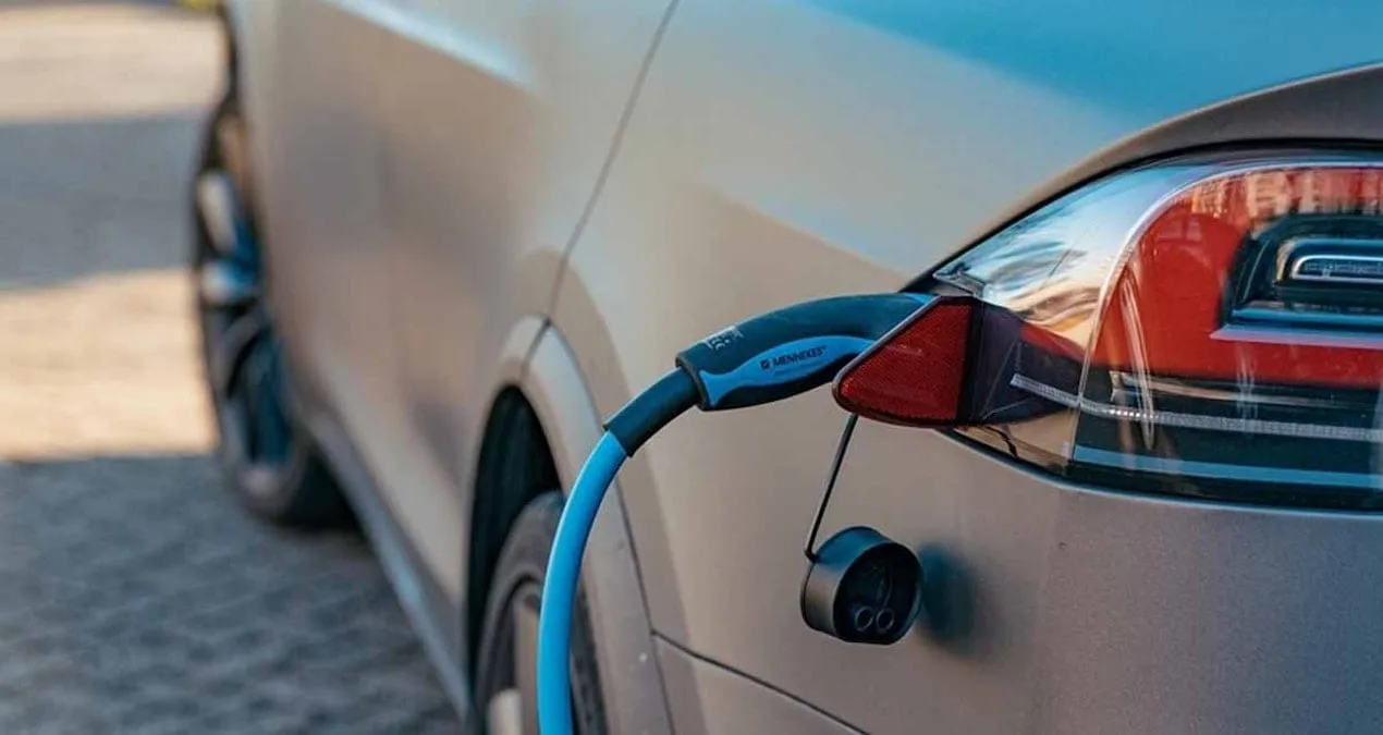 Lityum Krizi: Elektrikli Araçların Geleceği Tehlikede!