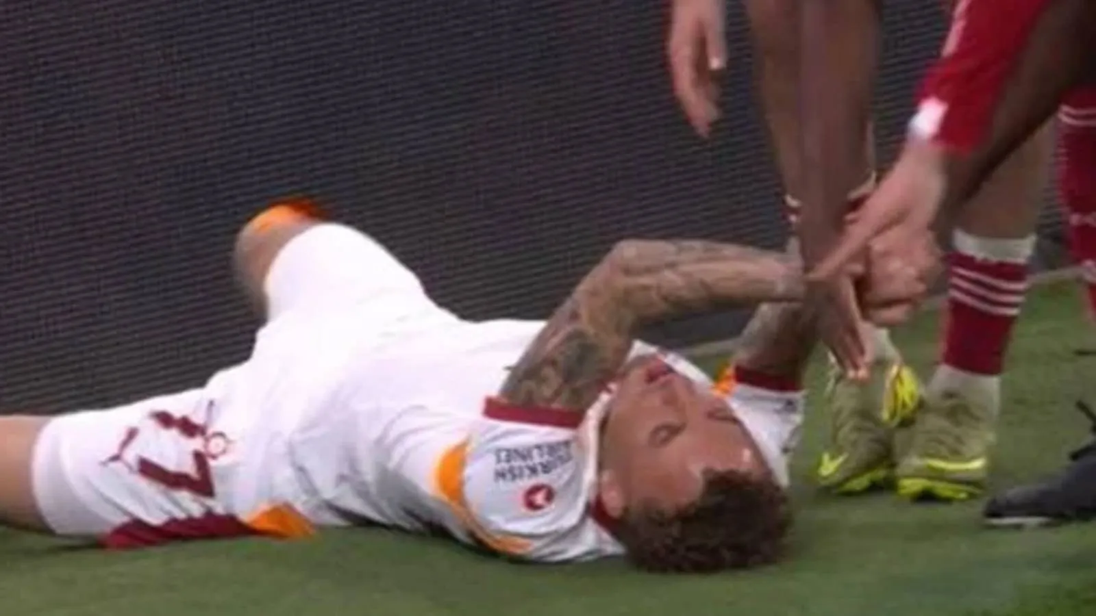 Liverpool, Lang’ın Sakatlığına Reklamla Yanıt Verdi