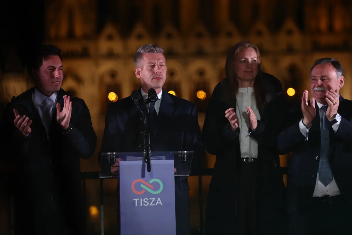 Viktor Orban 16 yıllık iktidarı kaybetti! Seçimi kazanan Peter Magyar dan Macarlara çağrı: