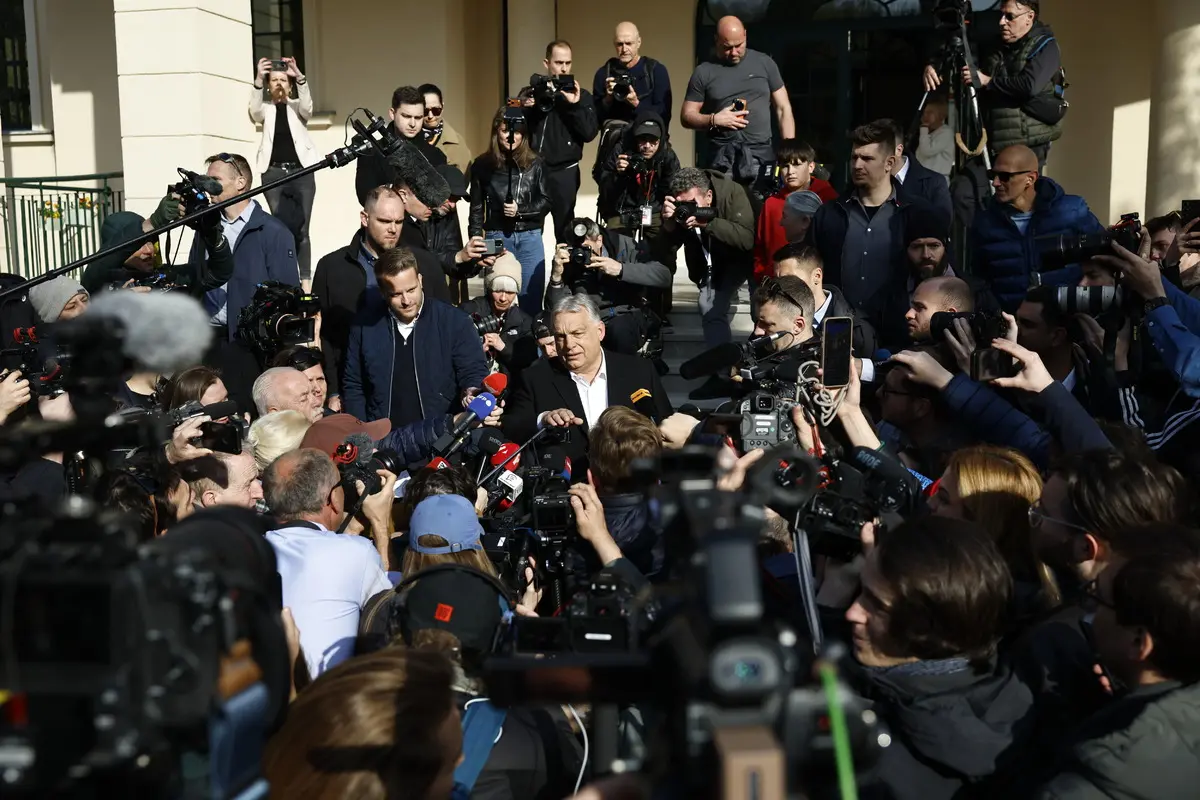 Viktor Orban 16 yıllık iktidarı kaybetti! Seçimi kazanan Peter Magyar dan Macarlara çağrı: