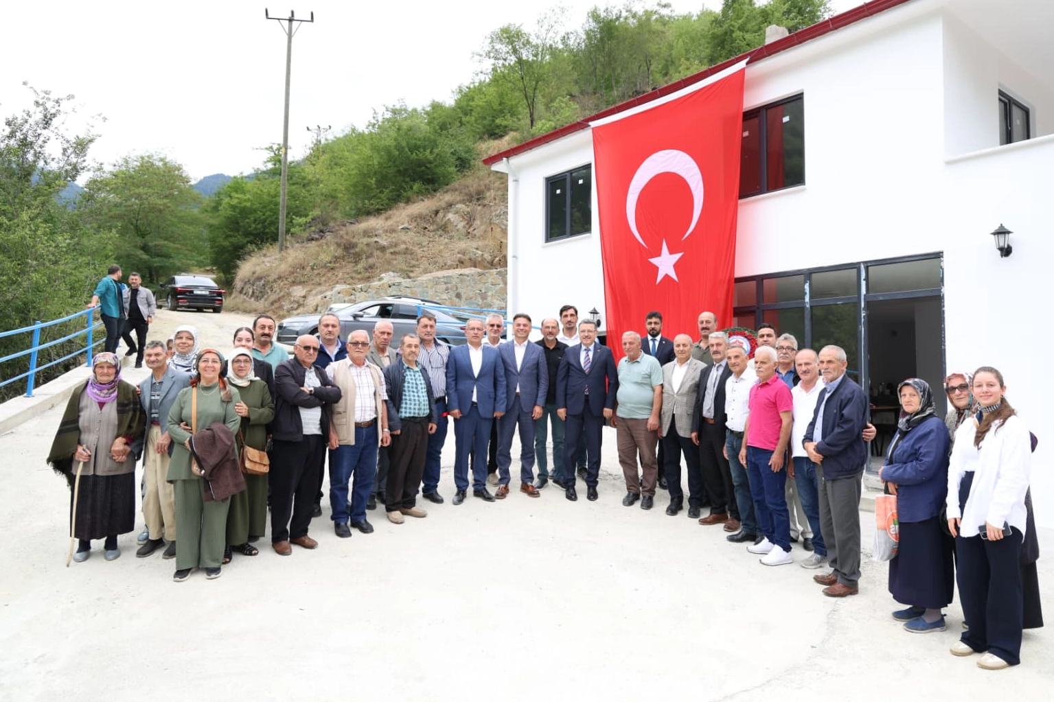 Maçka’da Hoca Mezarı Yaylası Yolu Betonlanıyor!