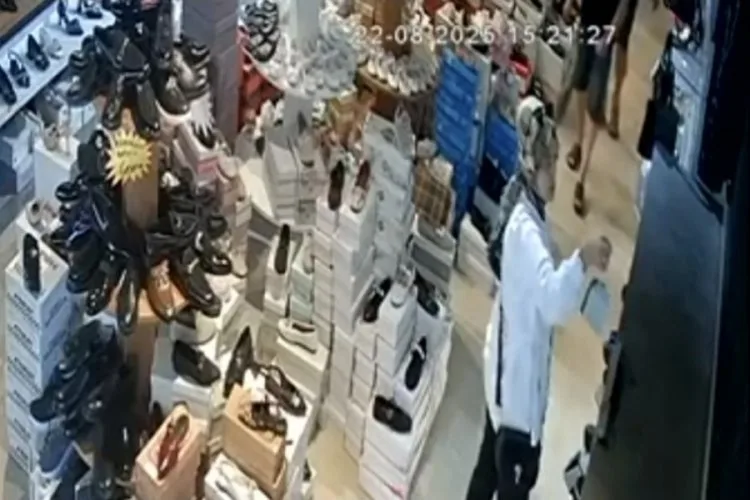 Mağazadan Çanta Çalan Kadın Güvenlik Kamerasında!