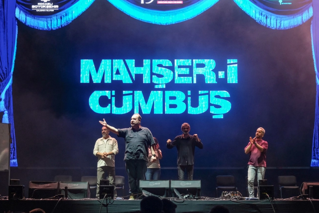 Mahşer-i Cümbüş, Kocaeli’nde Kahkaha Yarattı!