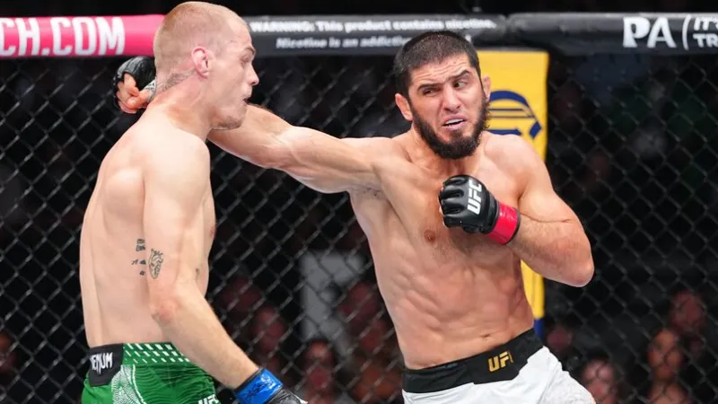Makhachev, UFC 330’da Rekor Kırarak Kazandı!