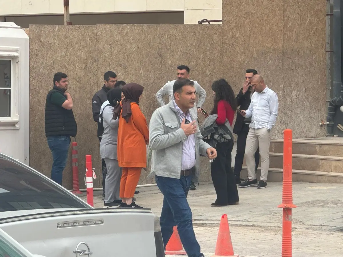 Malatya depremi beşik gibi salladı! Panik anları kamerada: Böyle kaçıştılar 3