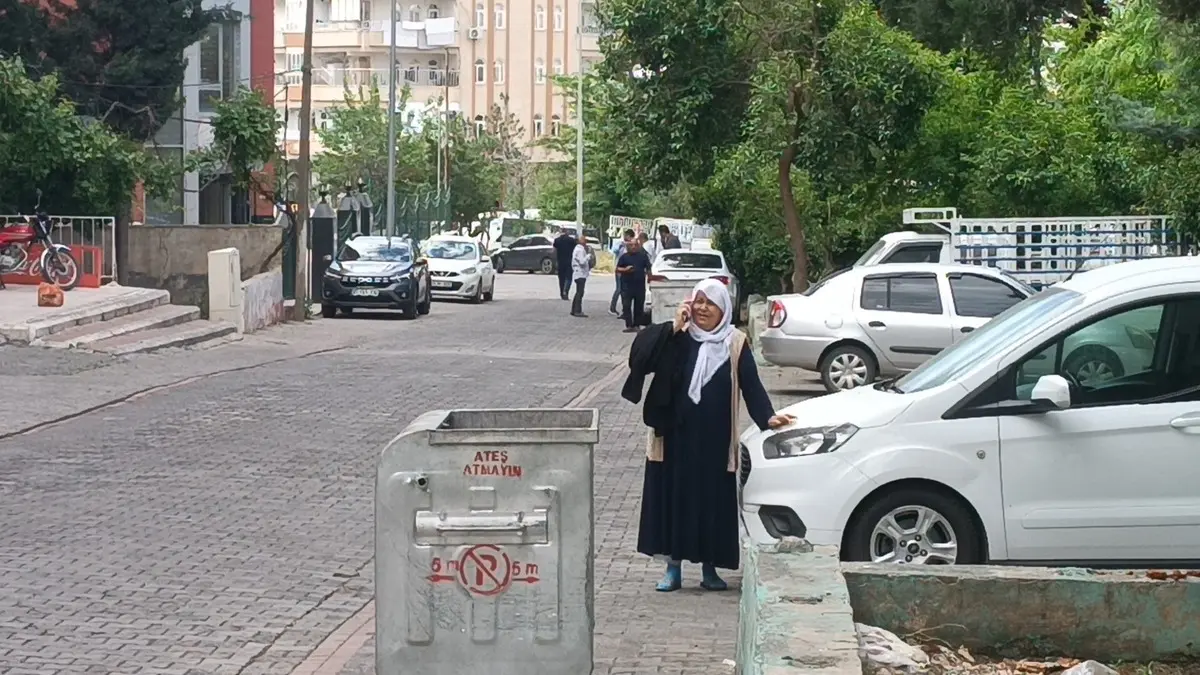 Malatya depremi beşik gibi salladı! Panik anları kamerada: Böyle kaçıştılar 7