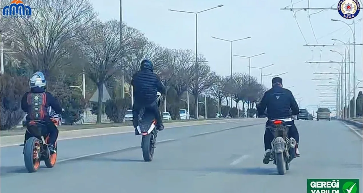 Malatya’da Akrobatik Motosiklet Gösterisi Korkuttu!