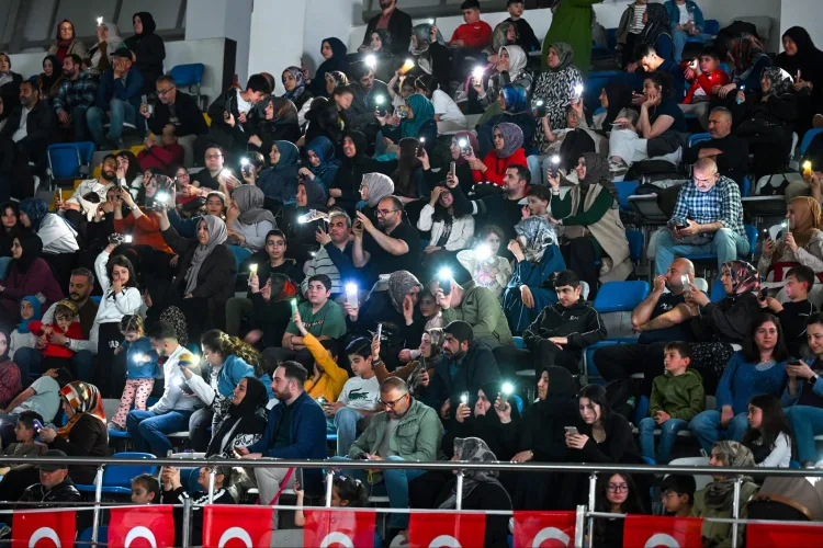 Malatya’da Anneler Günü’nde Fadıl Aydın Coşkusu