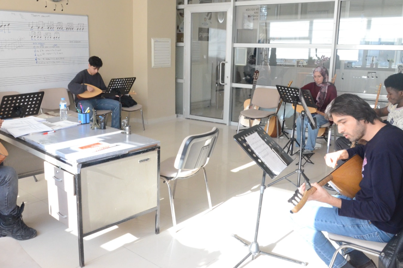 Malatya’da Bağlama Kursu, Kültürleri Buluşturuyor