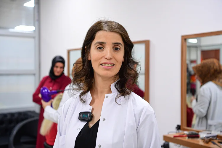 Kuaförlük Kursu Eğitmeni Rukiye Gerçek