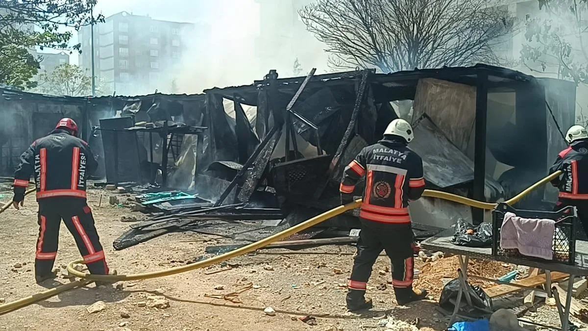 Malatya’da Şantiyede Konteyner Yangını!