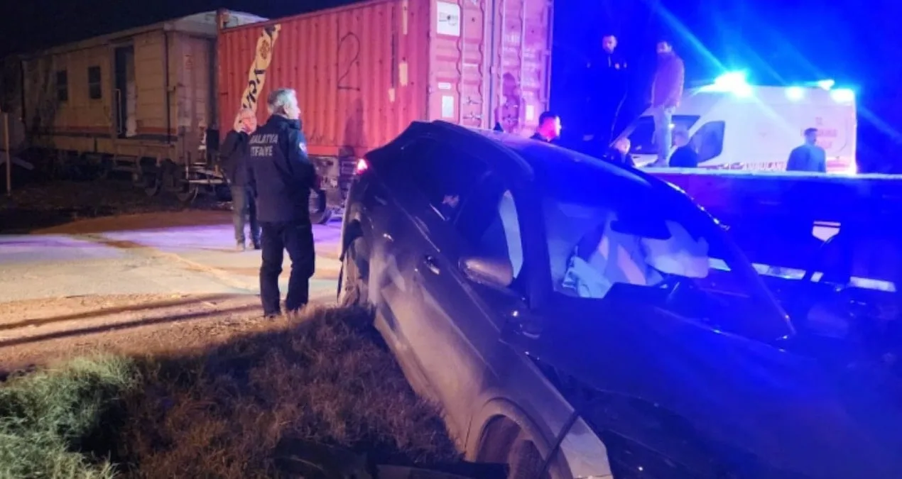 Malatya’da Trenin Çarptığı Otomobilde 5 Yaralı