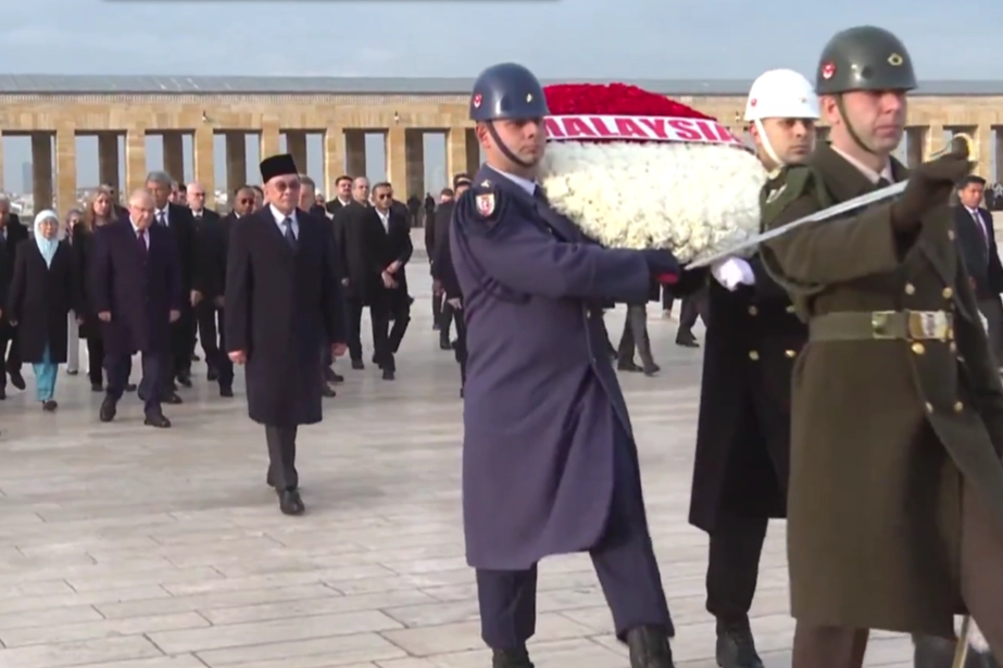 Malezya Başbakanı Anıtkabir’i Ziyaret Etti