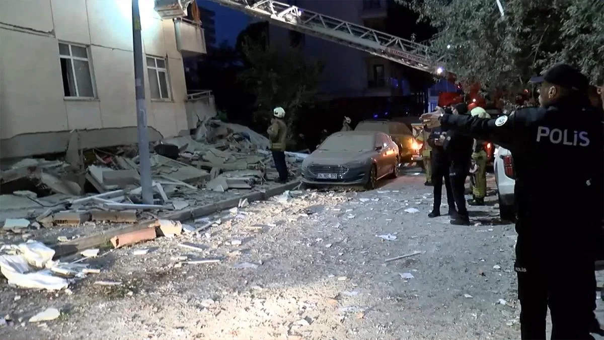 Maltepe’de 6 Katlı Bina Çöktü, Kurtarma Sürüyor!